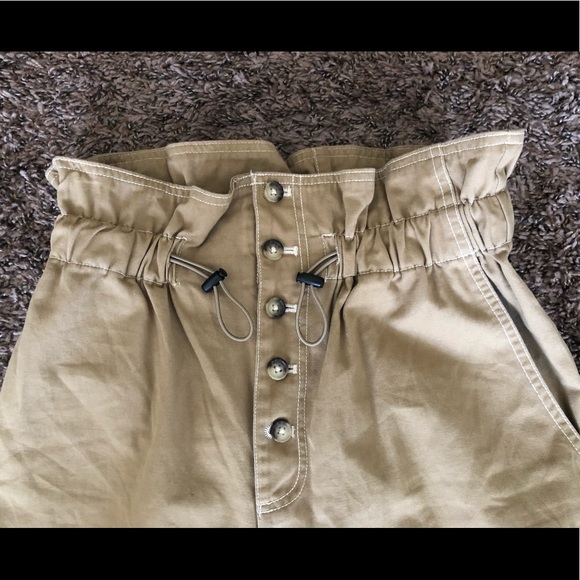 ✨✨ UO Paper Bag Pants ✨✨ - Picture 3 of 3